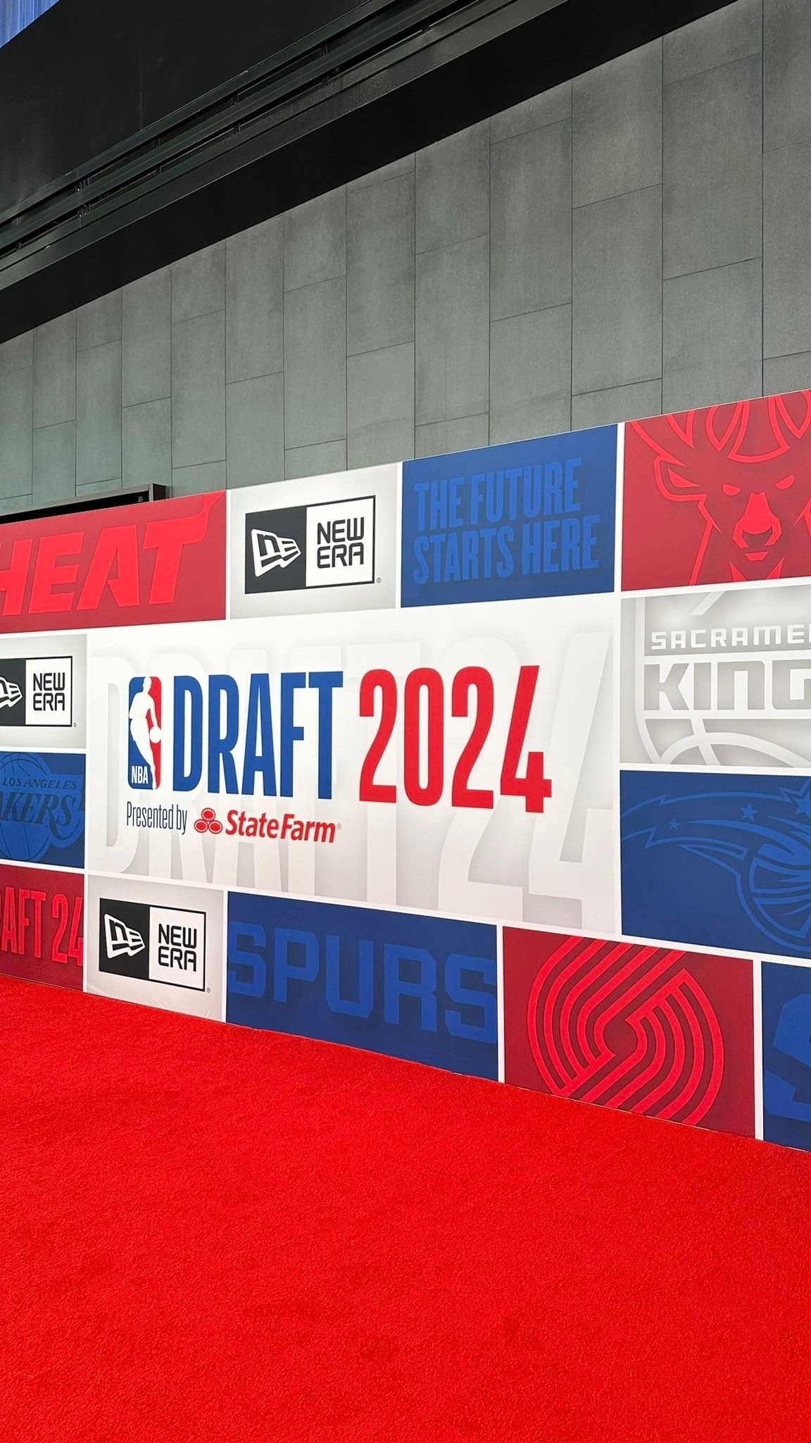 Retractable Banner Stands